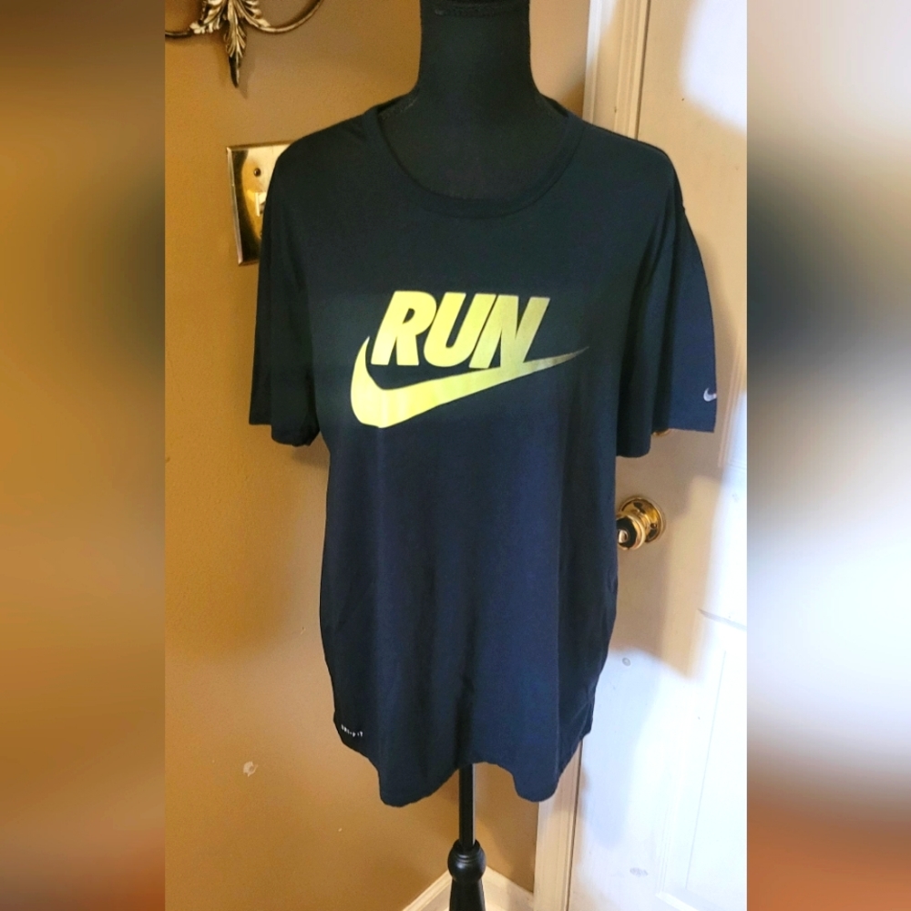 Men's Nike Athletic Cut Dri-Fit 'Run' T-Shirt